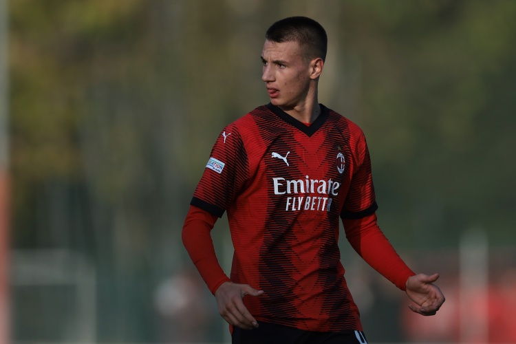 新澳门葡京官网-斯基拉：卡马达未来几天内从莱切返回米兰，下半赛季将留队效力